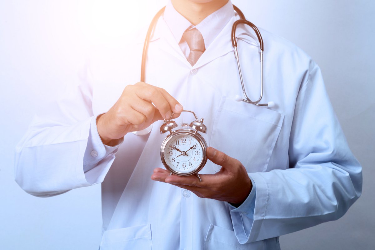 h1_医師の勤務時間は長い？現状の平均や働き方を変える方法を解説.jpg